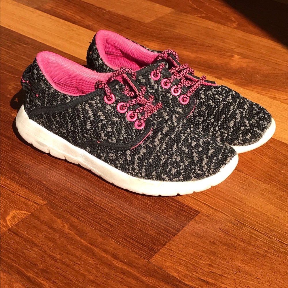 Girls running sneakers